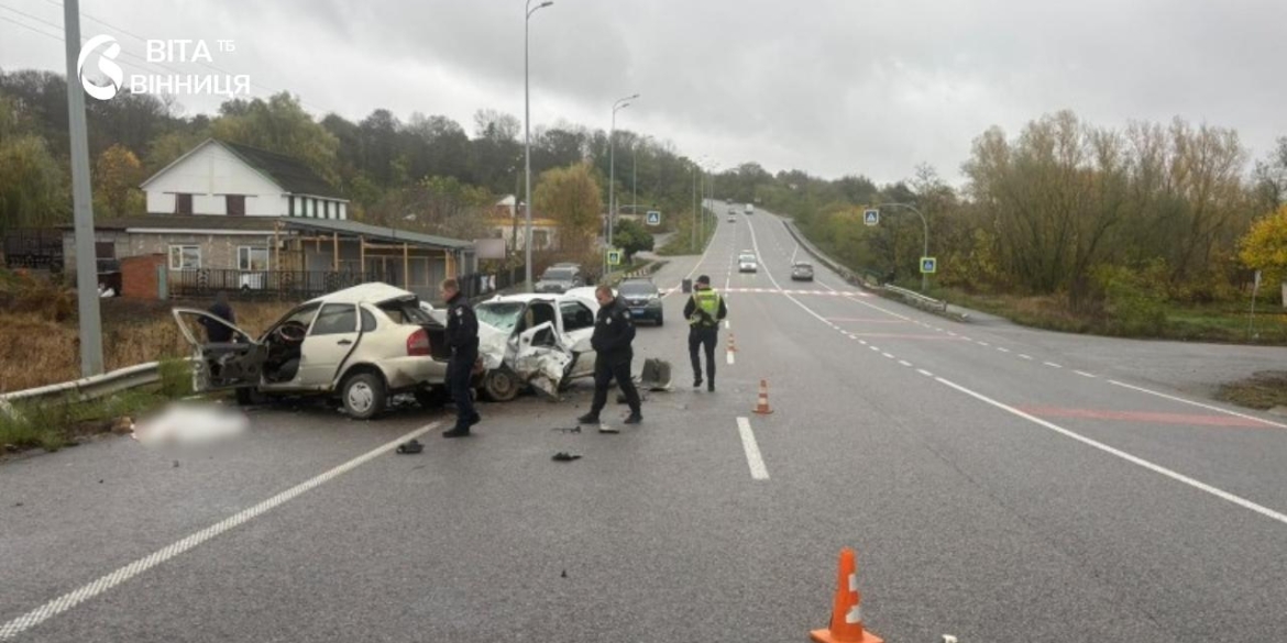Зіткнення двох авто на трасі на Вінниччині 39-річний водій загинув на місці, 21-річний — у лікарні