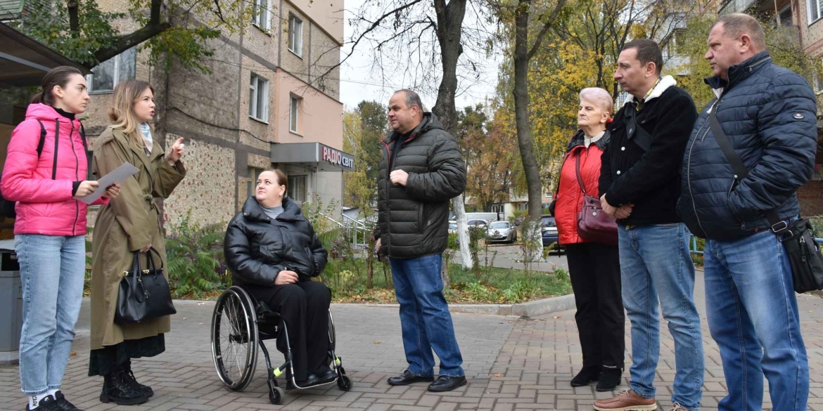 Зупинки транспорту стануть доступнішими у Вінниці тестують кассельські бордюри Зупинки транспорту стануть доступнішими у Вінниці тестують кассельські бордюри