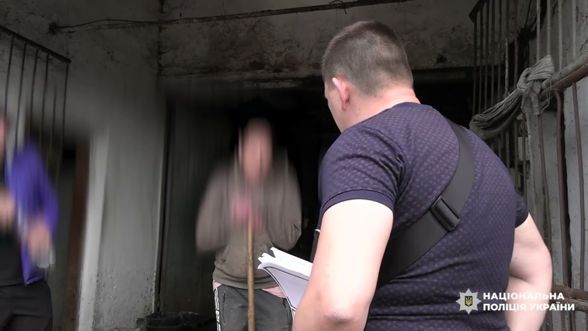 Embedded thumbnail for На Вінниччині фермер утримував чотирьох людей у трудовому рабстві