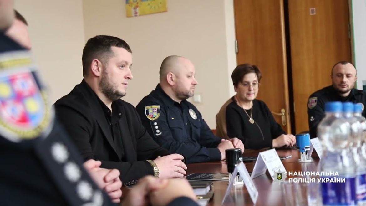 Embedded thumbnail for У Жмеринці підписали Меморандум про співпрацю в рамках проєкту "МВС Незламні"