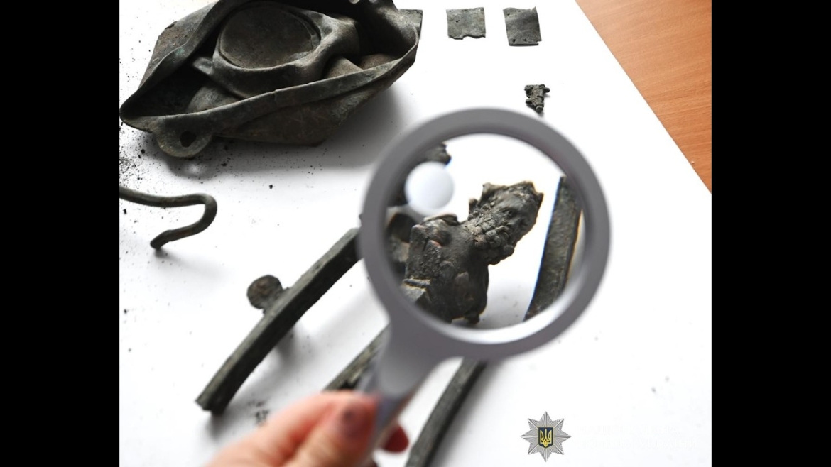 Embedded thumbnail for На Вінниччині «чорний археолог» пограбував перше «князівське поховання» у Східній Європі