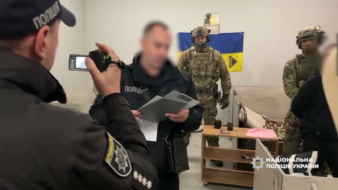 Embedded thumbnail for На Вінниччині викрили розгалужену мережу збуту наркотиків у виправній колонії
