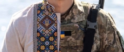 «Їх вдягали Герої» на Майдані Незалежності розгорнуть особливу виставку вишиванок