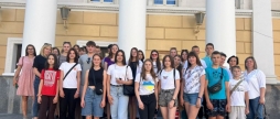 «Знайди себе» школярі Вороновицької громади відвідали театри, музеї та радіо 
