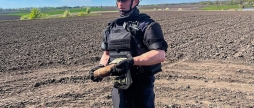 16 артилерійських снарядів знайшли в полі у Глуховецькій громаді