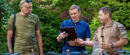 200 FPV-дронів ще для трьох військових частин передали з Вінниці