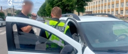32 тисячі доларів за підпис на Вінниччині затримали впливового хабарника