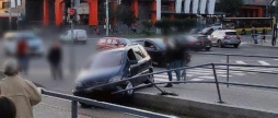 У Вінниці в результаті ДТП водій Opel Zafira "вилетів" на паркан