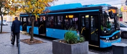 Асфальтують перехрестя у центрі Вінниці чотири тролейбусні маршрути змінили рух