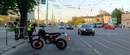 Аварія на нерегульованому переході у Вінниці госпіталізували жінку після наїзду мотоцикла