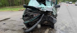 Автотроща під Вінницею Volkswagen «зустрівся» з Камазом, є постраждалі