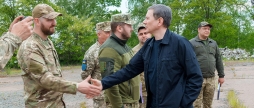 Бійцям, які тримають оборону на харківському та донецькому напрямках, передали з Вінниці допомогу