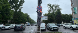 Через хаотичне паркування у Вінниці встановлюють додаткові дорожні знаки