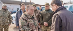 Чергова передача пікапів для чотирьох частин в межах роботи команди гуманітарного штабу