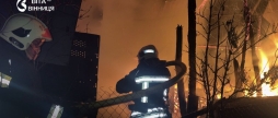 Дах і кімната в полум'ї через несправні печі рятувальники Вінниччини гасили п'ять пожеж