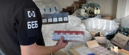 Детективи БЕБ зупинили незаконне виготовлення алкоголю та торгівлю сигаретами