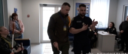 Доброволець, який втратив зір на війні, протестував систему безбар’єрності в поліції Вінниччини