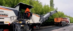 Дорожники працюють без вихідних де на Вінниччині саме зараз кладуть новий асфальт