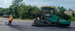 Дорожники Вінниччини оновлюють покриття на трасах Н-02 та Р-33