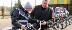 Електровелосипеди отримали працівники Стрижавського Центру надання соціальних послуг