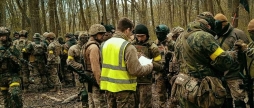 Евакуація під вогнем і жорсткий контроль «Азов» і «Червона Калина» відтворили у Вінниці атмосферу реального бою