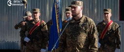 Герой України полковник Мироненко попрощався з Бойовим Прапором вінницької «Червоної Калини»