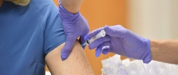 Цими вихідними вінничани зможуть щепитися вакцинами "CoronaVak" та "Pfizer" на вибір