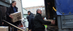 Калинівська громада передала гостинці українським захисникам