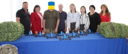 Калинівчани зібрали та відправили на фронт вісім дронів-камікадзе