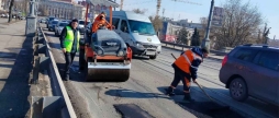 Кількість бригад, які виконують аварійний ремонт доріг у Вінниці, збільшили до семи