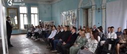 Куди раніше не пускали у центрі Вінниці відкрили виставку в кабінетах, де працювали Оводов та Артинов
