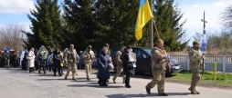 Літинська громада провела в останню путь солдата-земляка, який загинув на Донеччині