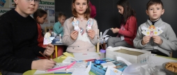 Маленькі вінничани долучилися до створення оберегів для захисників