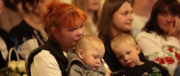 Мама в «пікселі» у Вінниці нагородили жінку-військову, яка виховує п’ятьох дітей