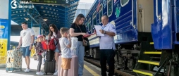 Манеж, аудіоказка і дитяче меню Укрзалізниця розширює мережу дитячих вагонів до 16