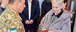 Мати гайсинчанина, командира аеромобільного взводу отримала посмертну нагороду сина