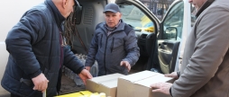 Вінничанин з дружиною вже понад місяць щодня передають продукти на фронт