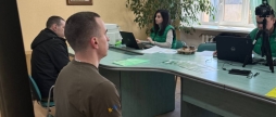 Мобільний сервісний центр видавав у Вінниці посвідчення звільненим з полону бійцям