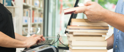 Молодь отримає по 900 гривень на придбання книжок - президент підписав закон
