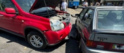 На перетині Хмельницького шосе та вулиці Трамвайної зіткнулися два автомобілі