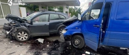 На трасі під Вінницею зіткнулися три автомобілі є потерпілі 