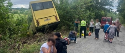 На Вінниччині автобус з’їхав у кювет, п'ять пасажирів травмовані