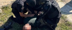 На Вінниччині чоловік погрожував правоохоронцям ножем та сокирою