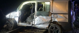 На Вінниччині Fiat виїхав на колію перед тепловозом — водій загинув, пасажирка у лікарні