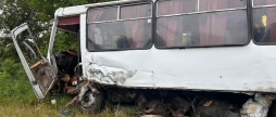 На Вінниччині легковик зіткнувся з пасажирським автобусом