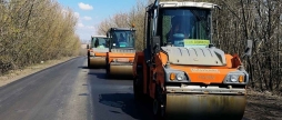 На Вінниччині оновили десятки тисяч квадратів стратегічної траси куди дорожня техніка рушила далі