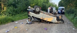 На Вінниччині перекинулось авто один пасажир загинув, інший разом із водієм у лікарні
