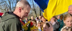 На Вінниччині тепло зустріли воїна, який повернувся з російського полону