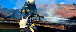 Недопалок знищив покрівлю та двадцять тюків соломи на Вінниччині