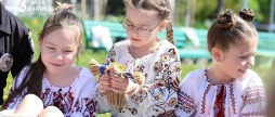 Нитка, що оберігає воїна у Вінниці створили унікальний символ єдності, який вражає до сліз